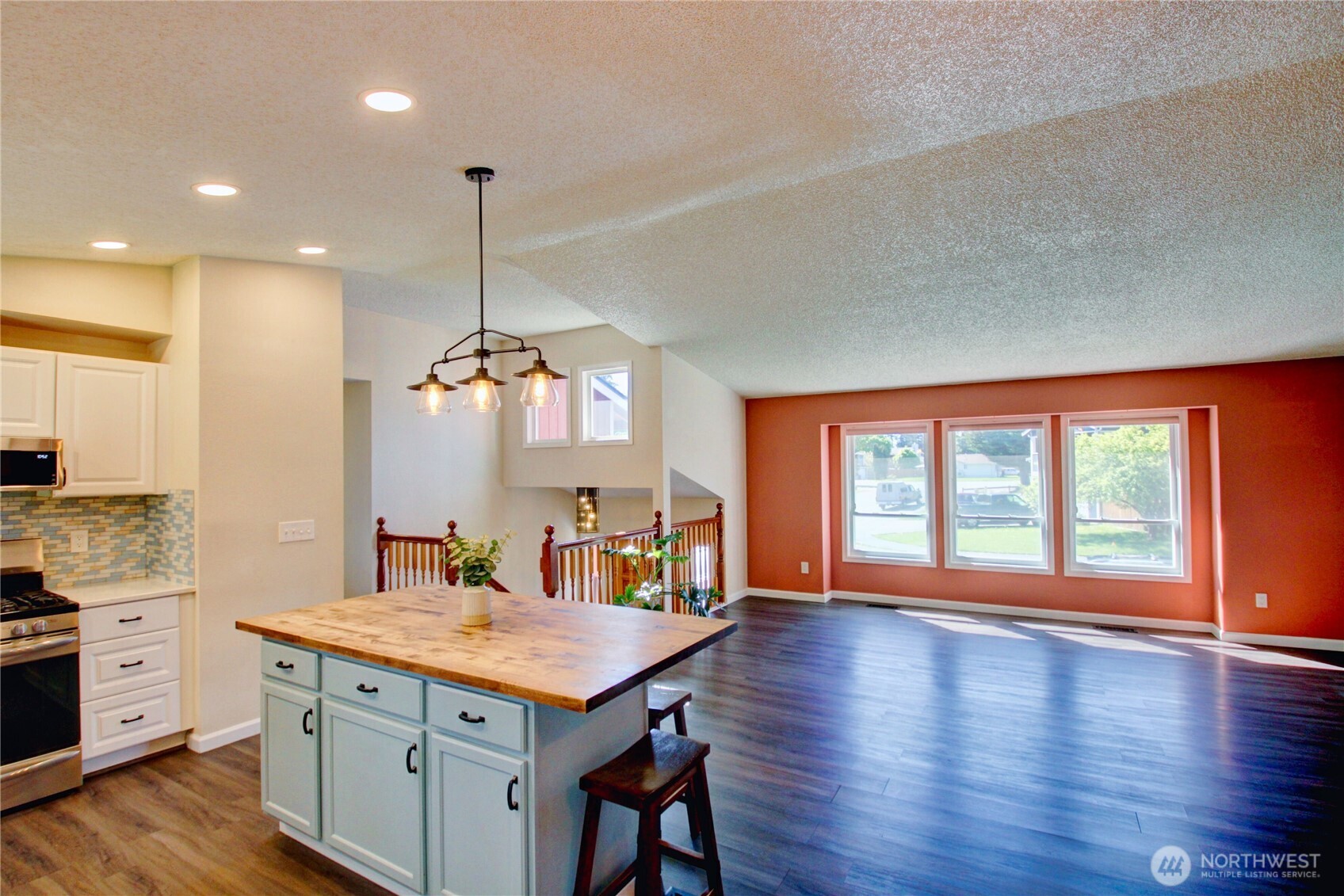1120 SW 8th Avenue , Oak Harbor, WA 98277