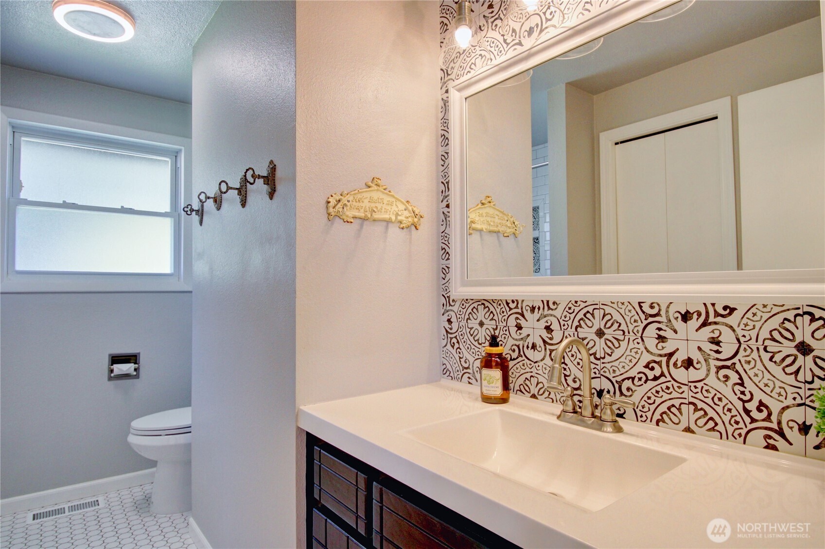 1120 SW 8th Avenue , Oak Harbor, WA 98277
