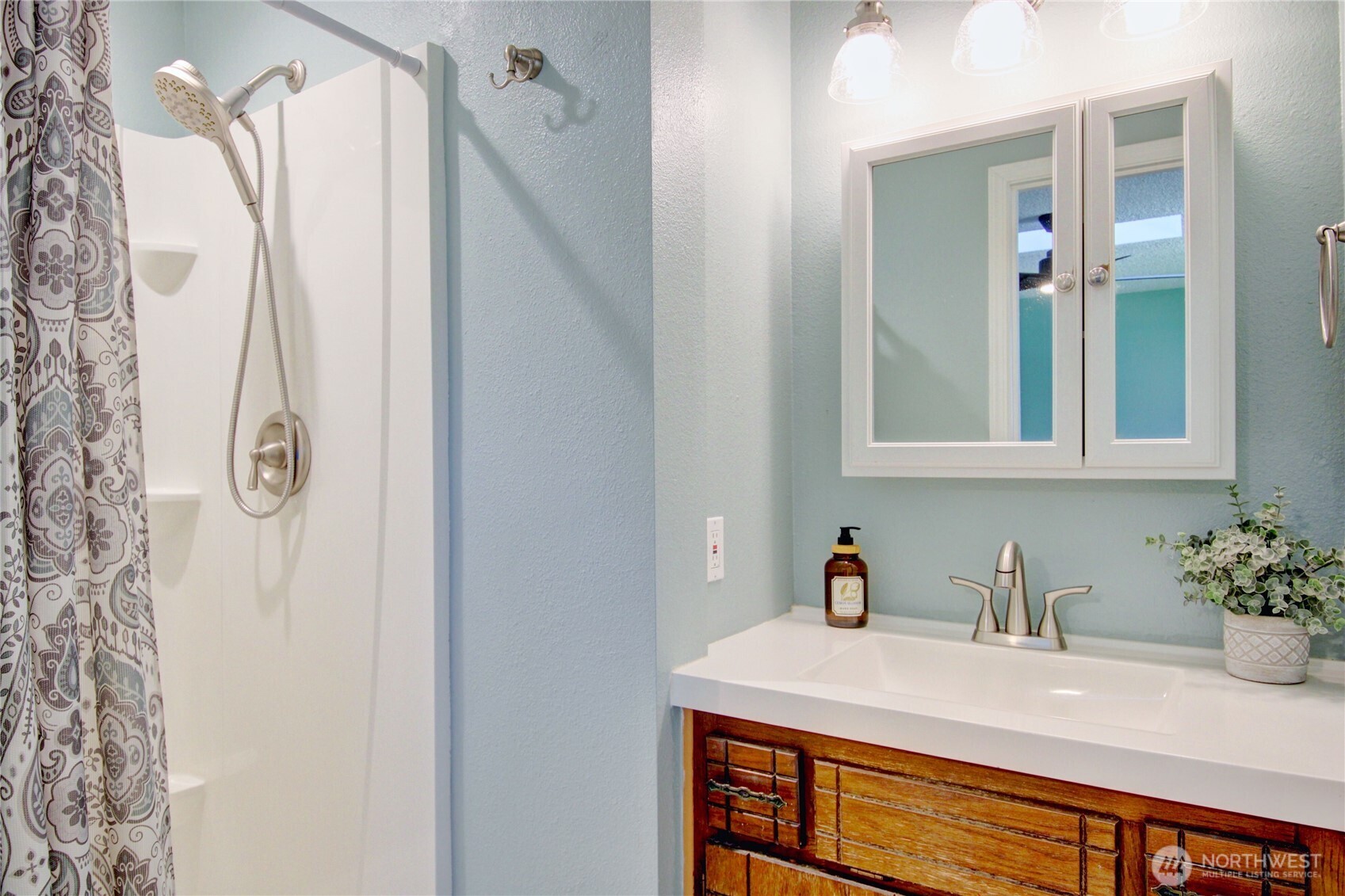 1120 SW 8th Avenue , Oak Harbor, WA 98277