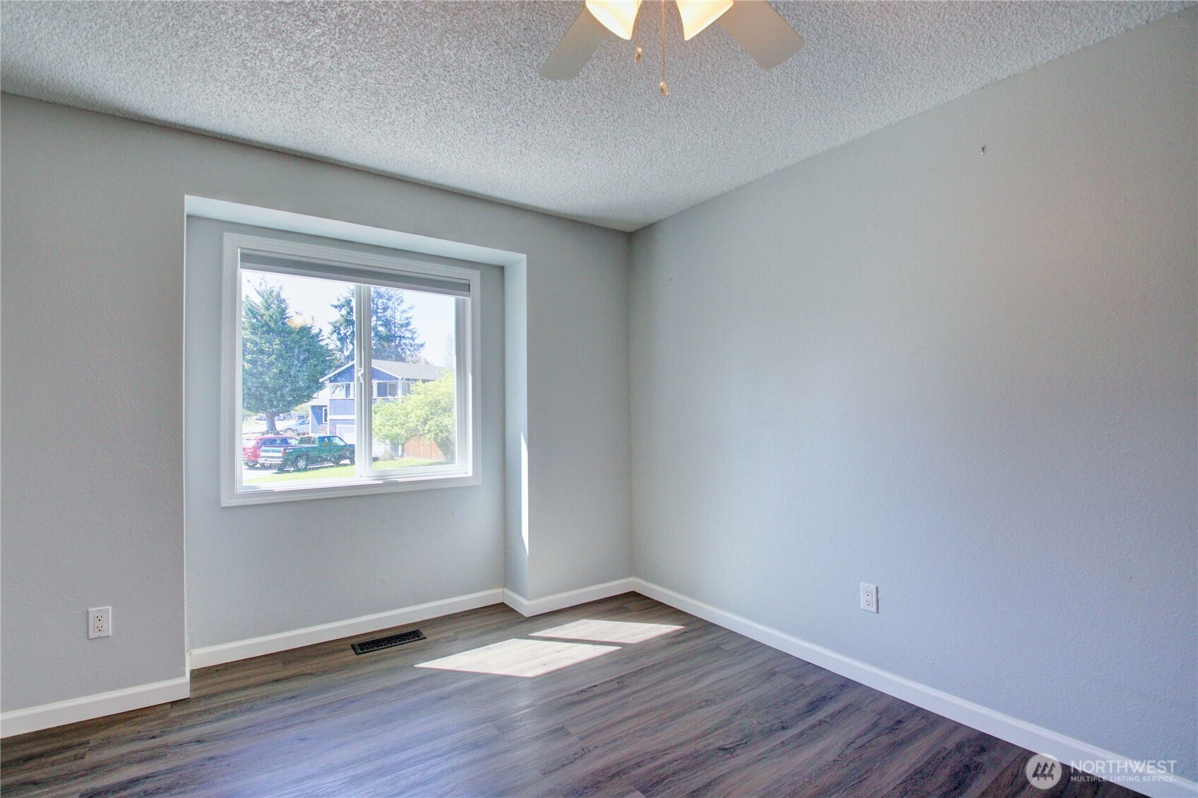 1120 SW 8th Avenue , Oak Harbor, WA 98277