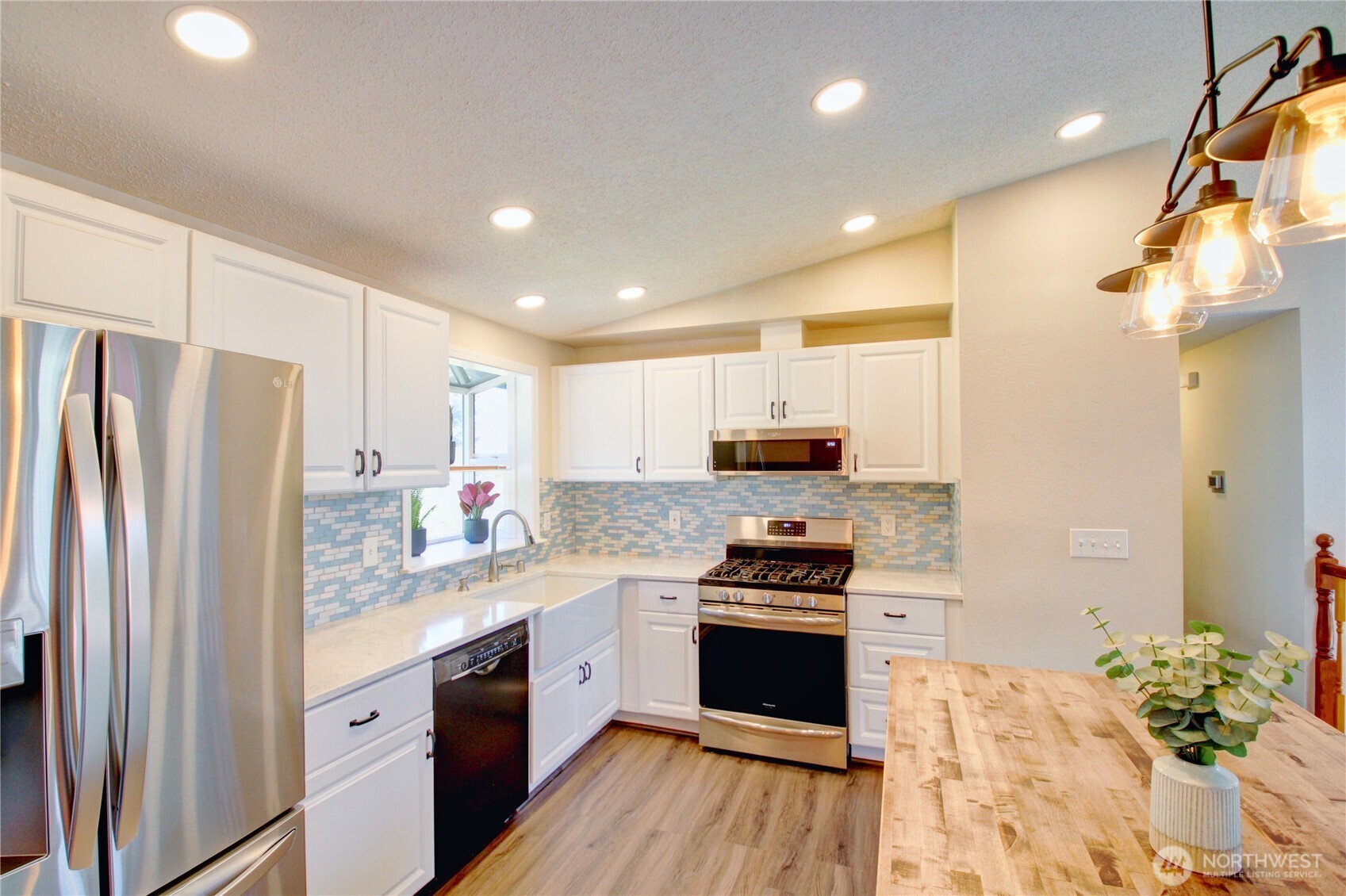 1120 SW 8th Avenue , Oak Harbor, WA 98277