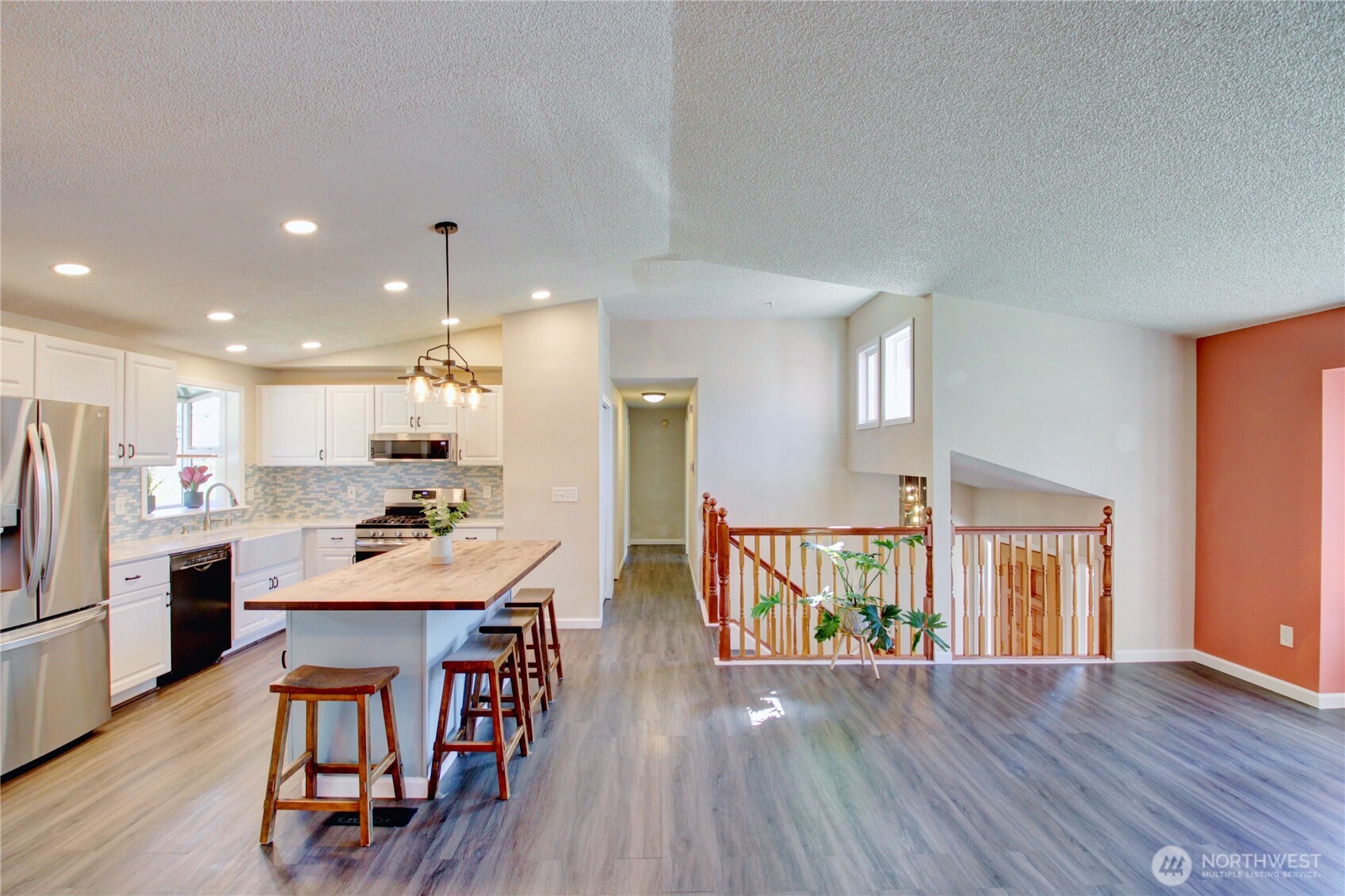 1120 SW 8th Avenue , Oak Harbor, WA 98277