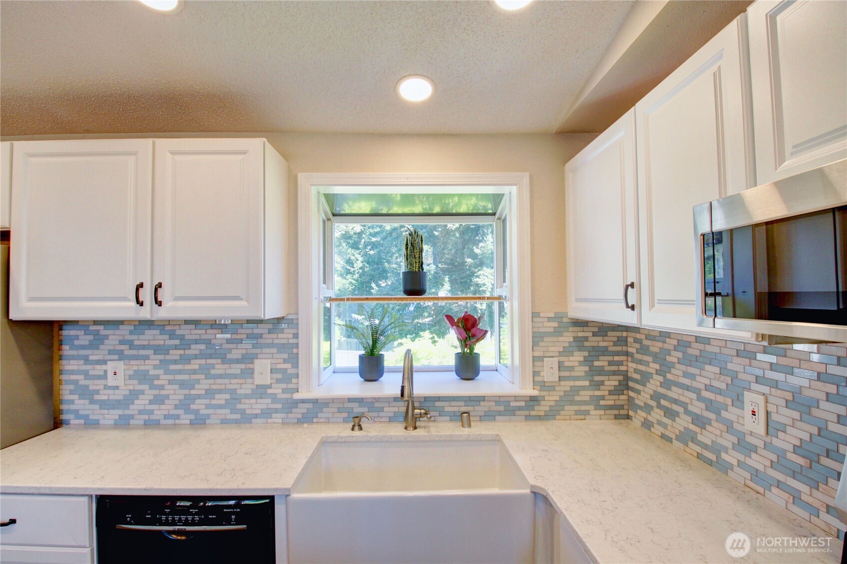 1120 SW 8th Avenue , Oak Harbor, WA 98277