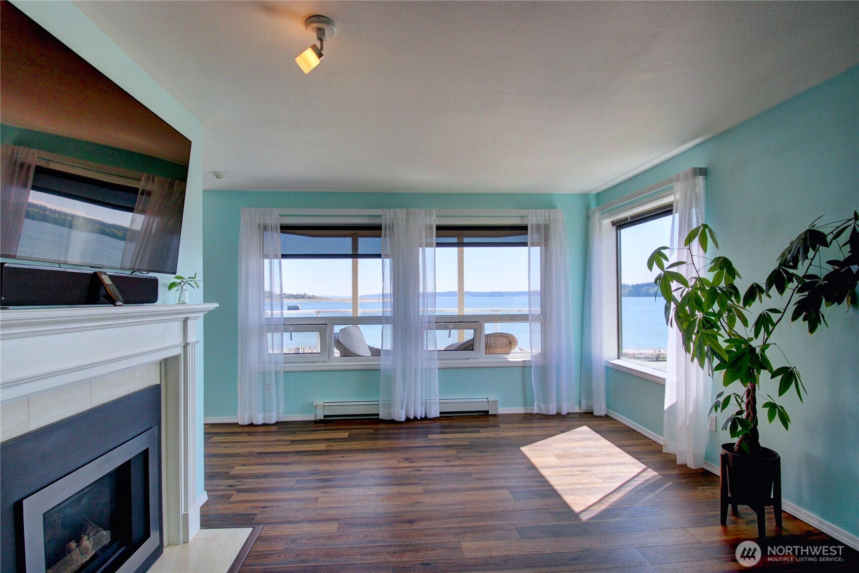747 SE Bayshore Drive #202, Oak Harbor, WA 98277
