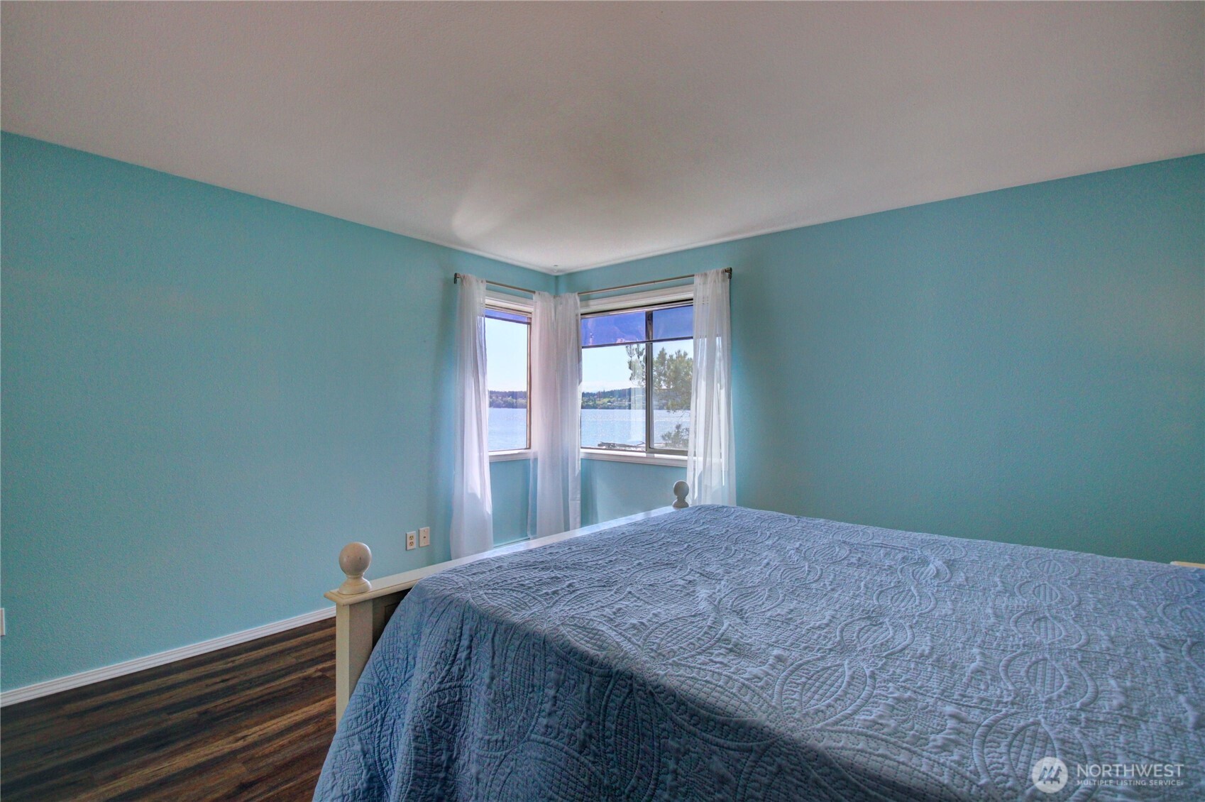 747 SE Bayshore Drive #202, Oak Harbor, WA 98277