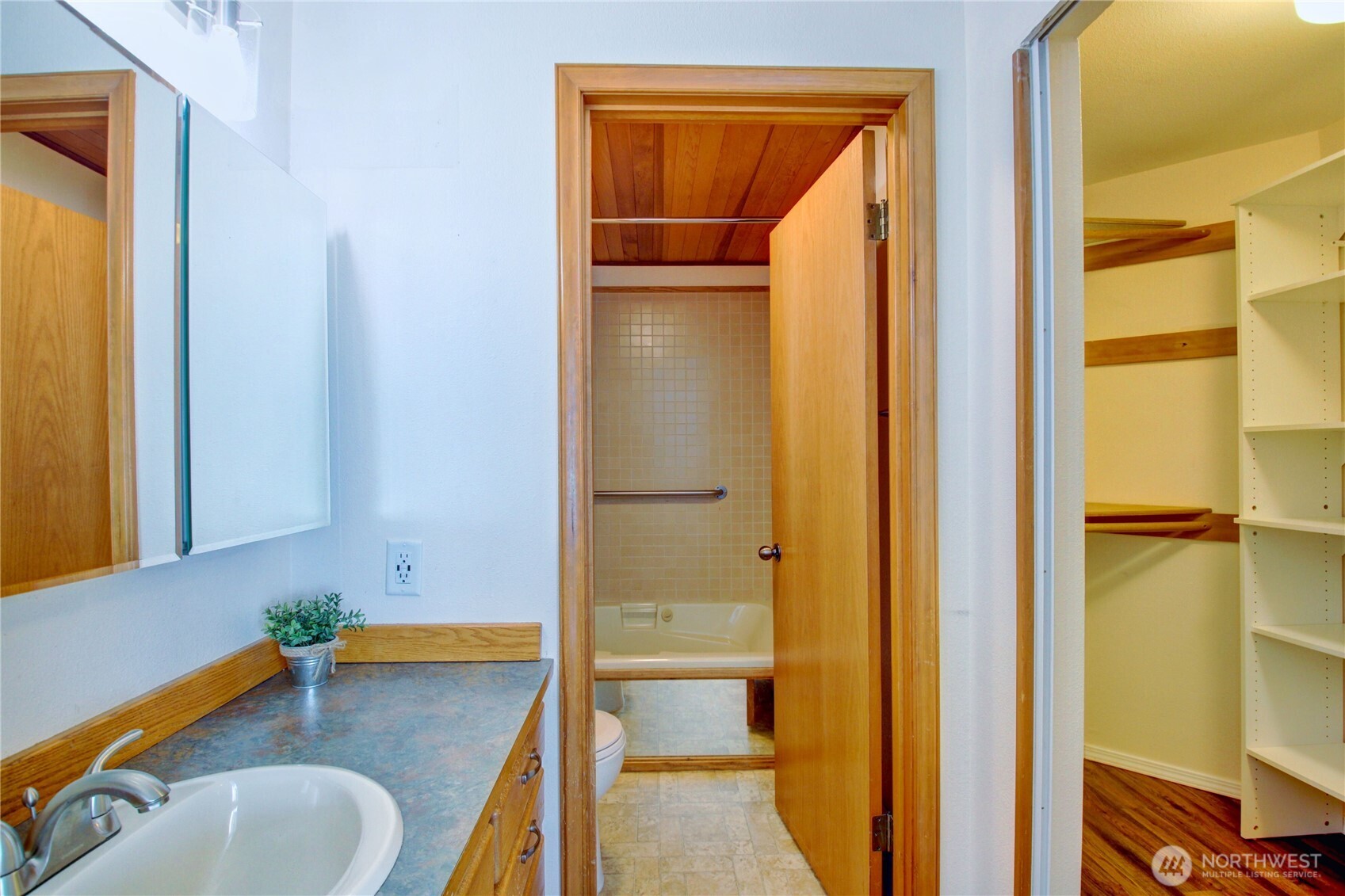 747 SE Bayshore Drive #202, Oak Harbor, WA 98277