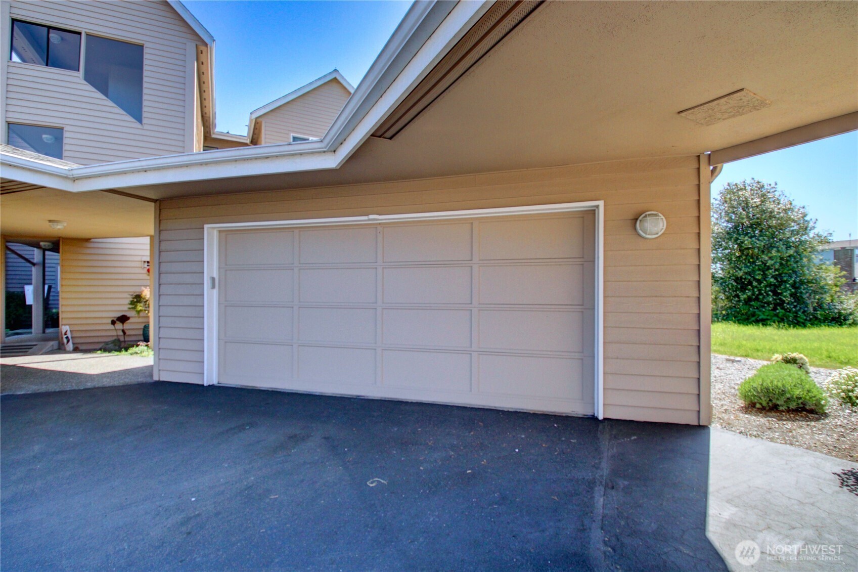 747 SE Bayshore Drive #202, Oak Harbor, WA 98277