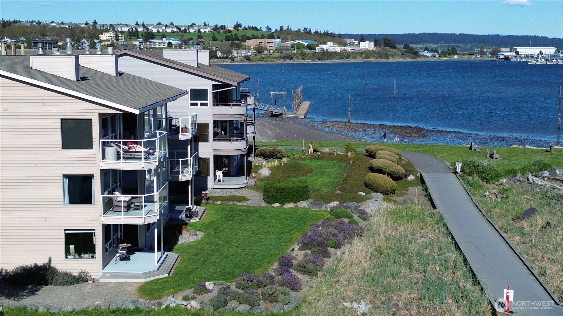 747 SE Bayshore Drive #202, Oak Harbor, WA 98277