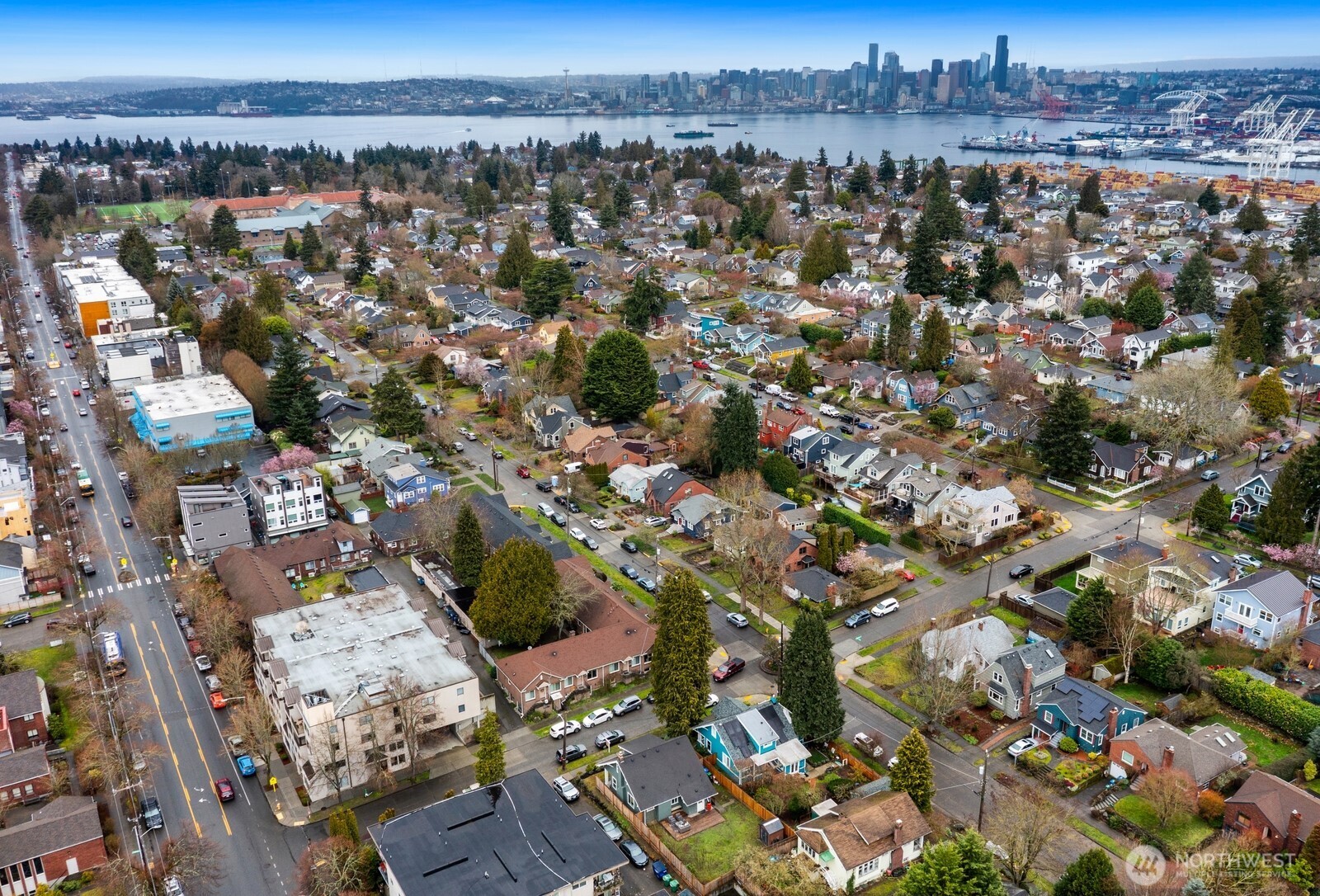 4207 SW Manning St , Seattle, WA 98116