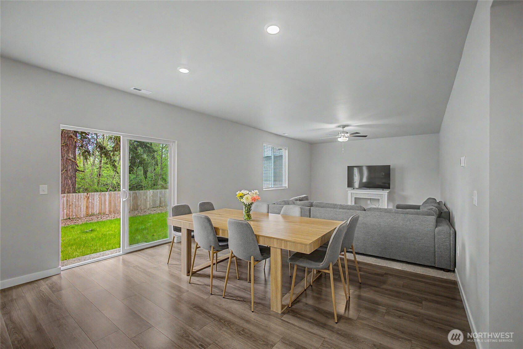 8723 13th Court E, Tacoma, WA 98445