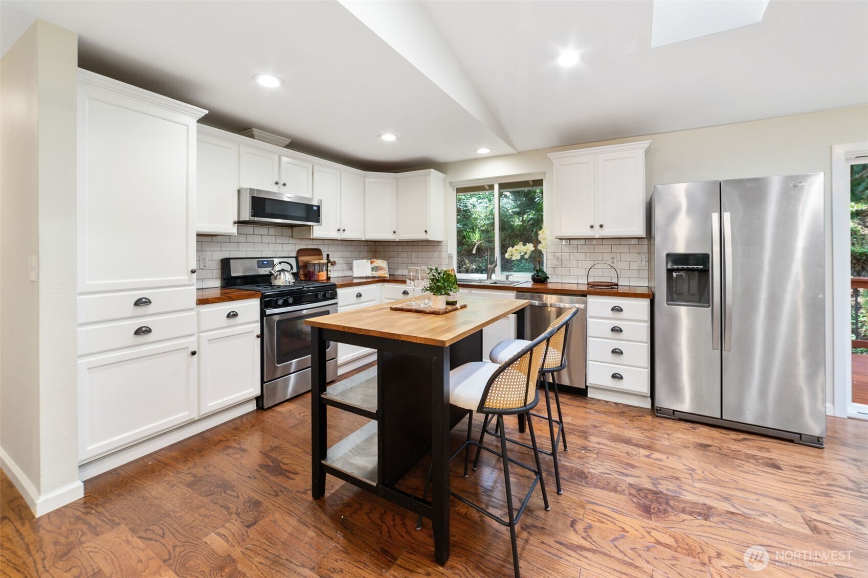 839 NE 200th Street , Shoreline, WA 98155