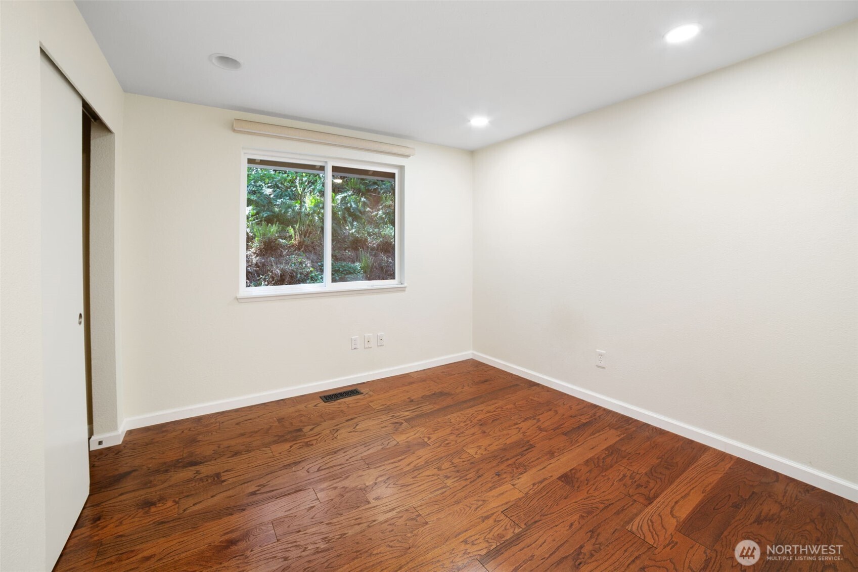 839 NE 200th Street , Shoreline, WA 98155