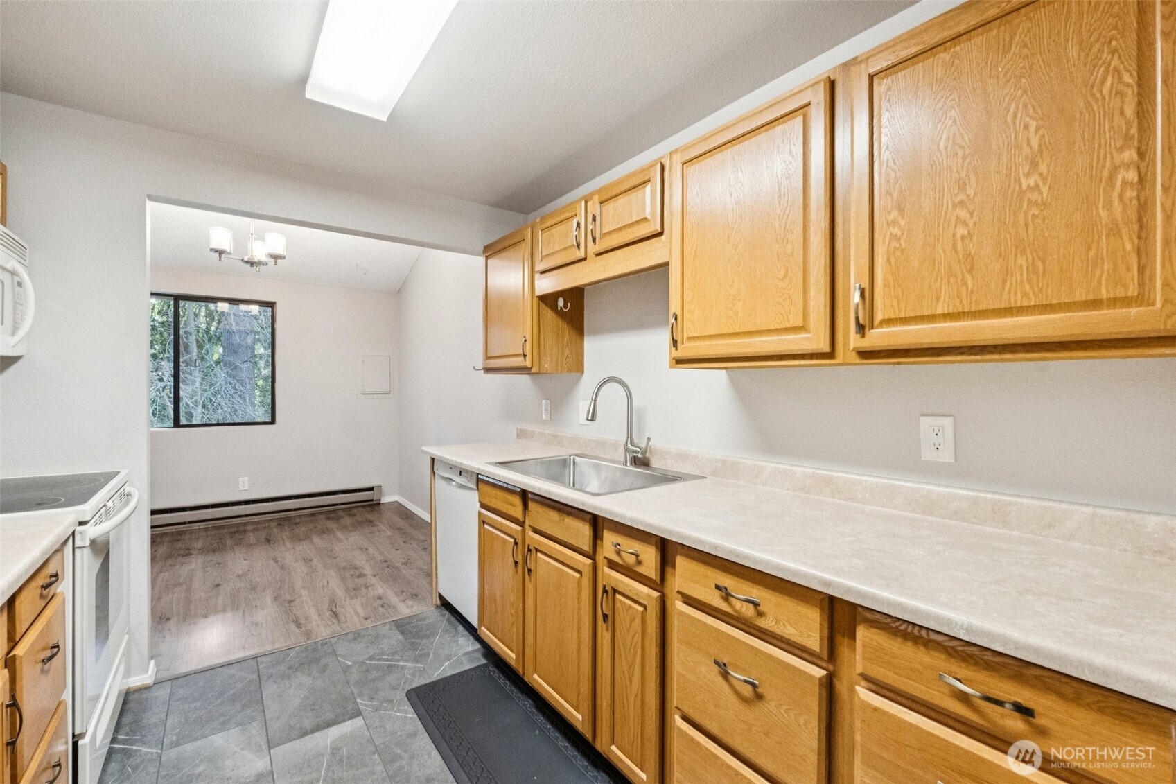 5502 220th Street SW #D201, Mountlake Terrace, WA 98043