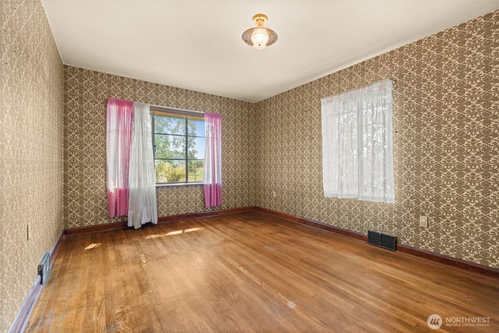 15202 Washington Avenue SW, Lakewood, WA 98498
