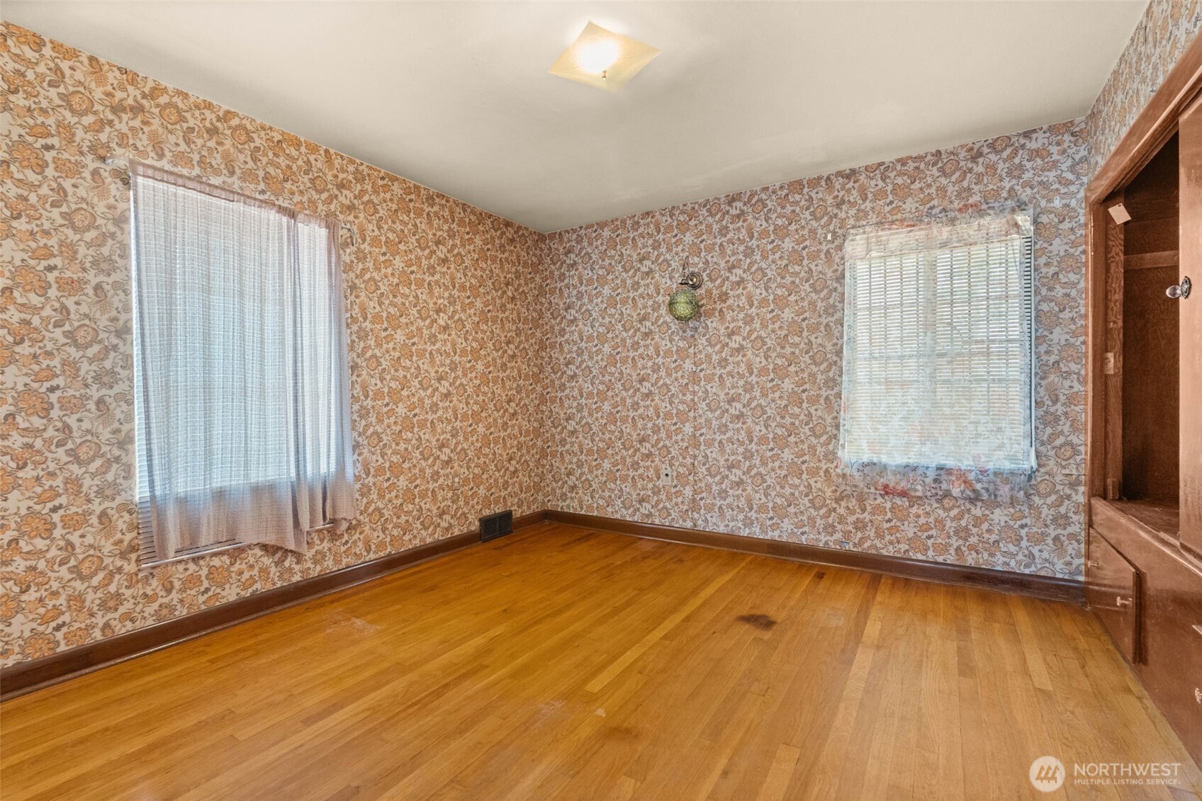 15202 Washington Avenue SW, Lakewood, WA 98498