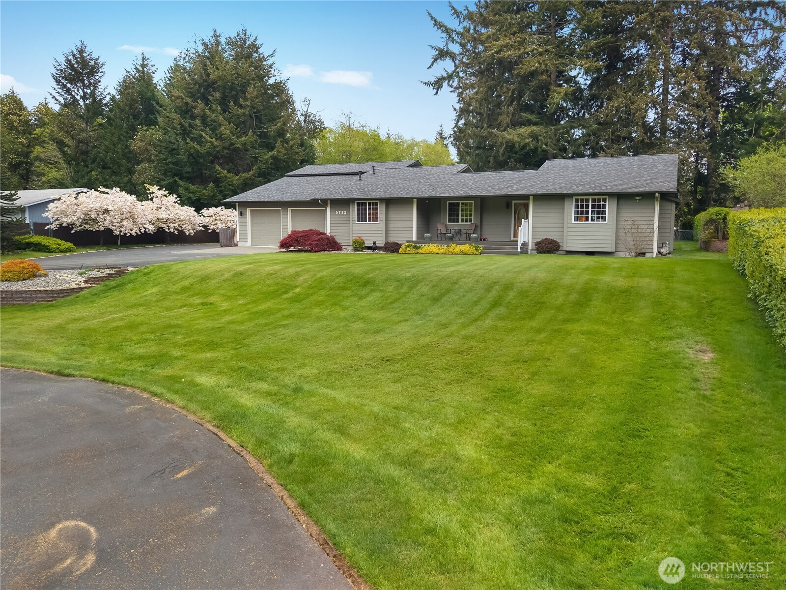 5732 Hill Street NE, Olympia, WA 98516-9551