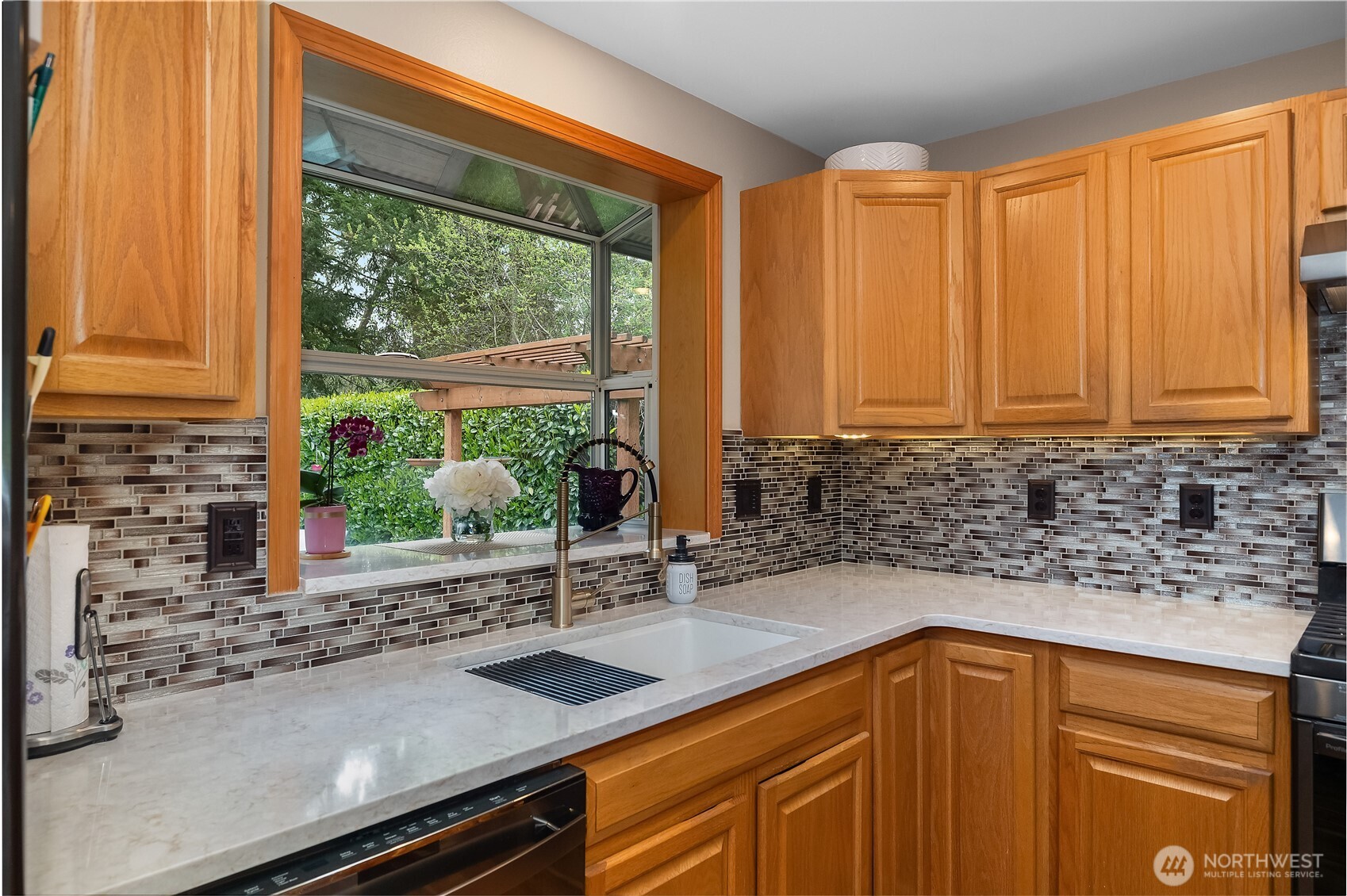 5732 Hill Street NE, Olympia, WA 98516-9551