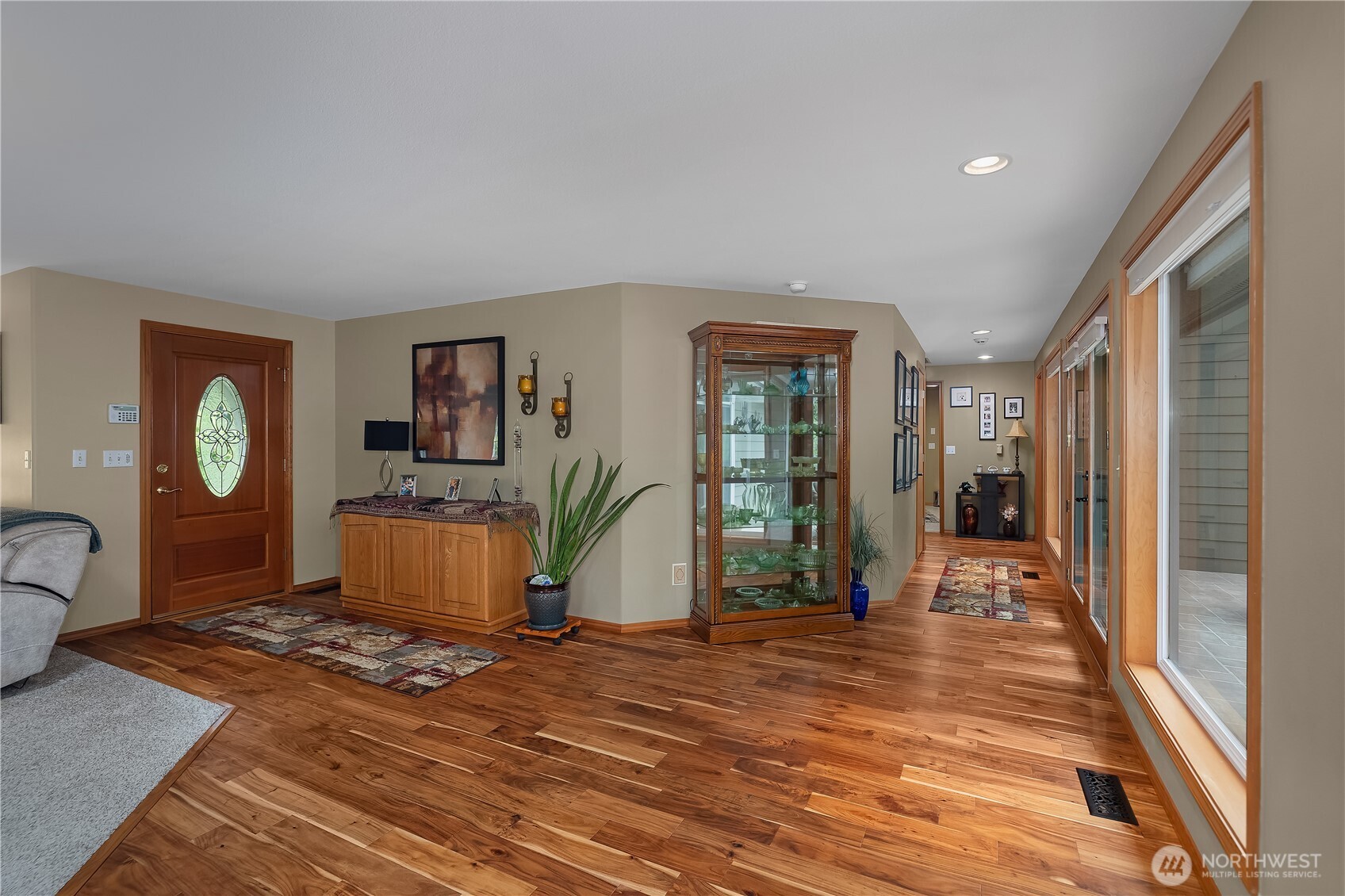 5732 Hill Street NE, Olympia, WA 98516-9551