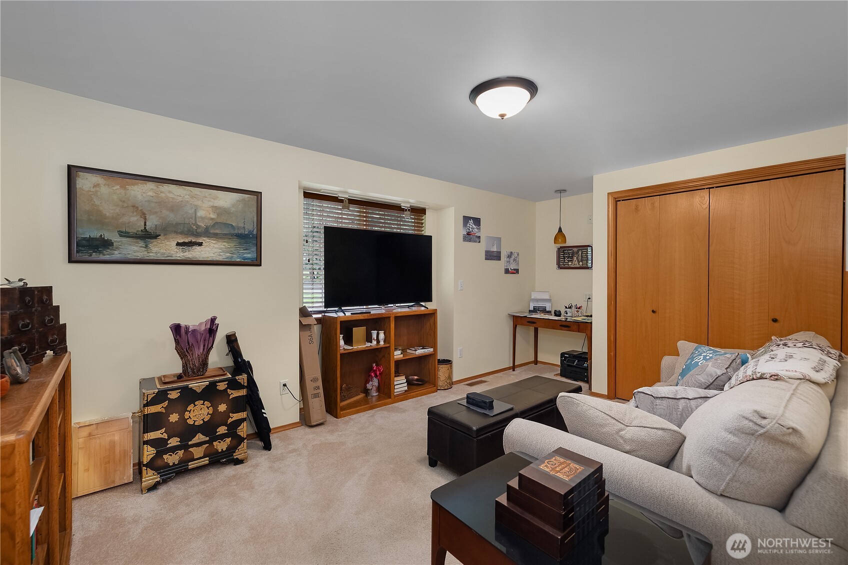 5732 Hill Street NE, Olympia, WA 98516-9551