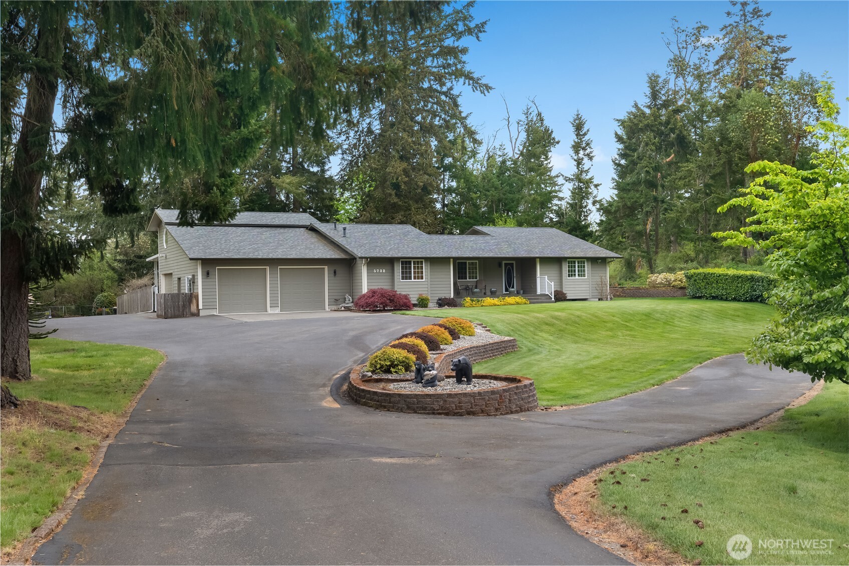 5732 Hill Street NE, Olympia, WA 98516-9551