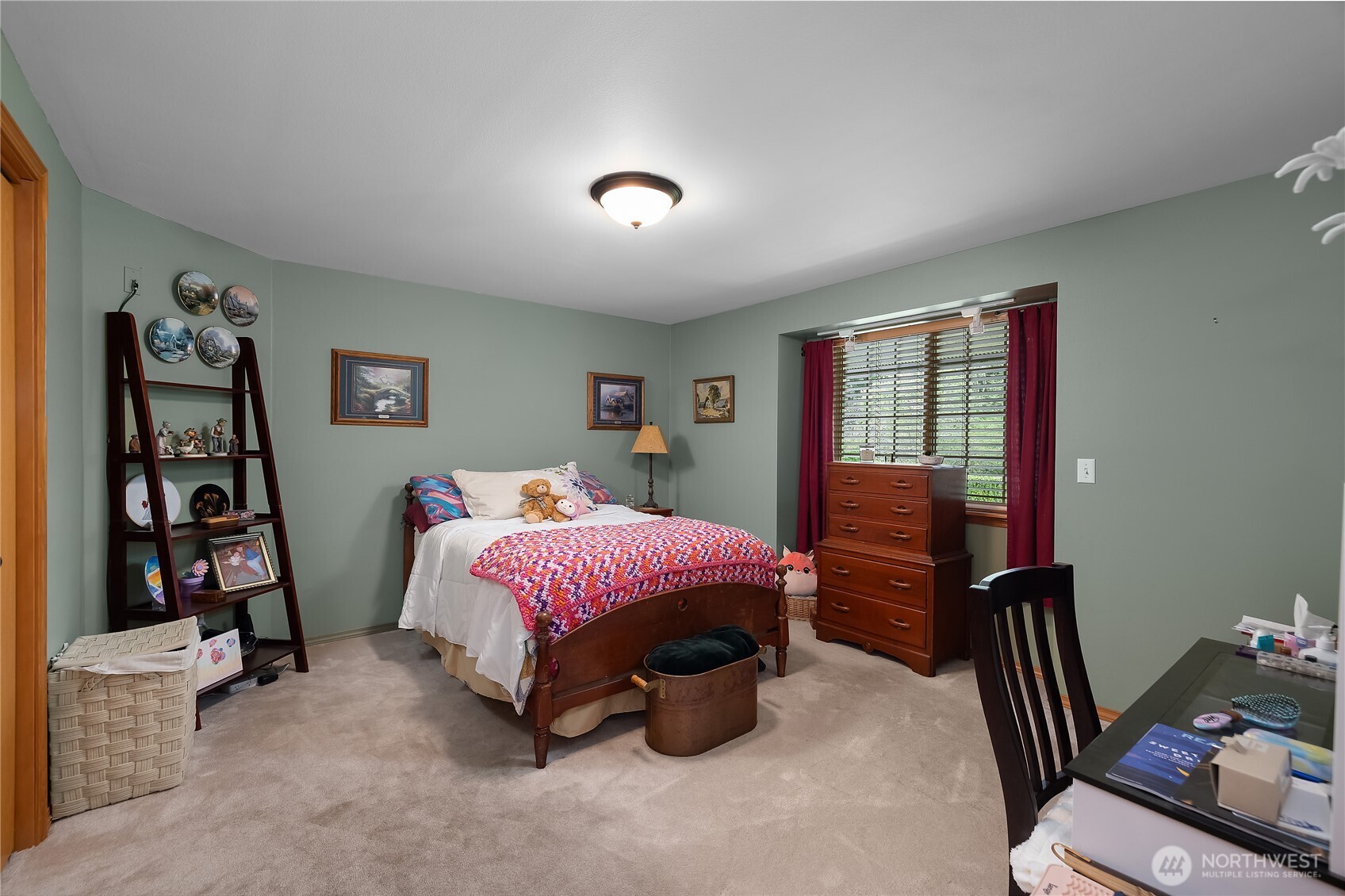 5732 Hill Street NE, Olympia, WA 98516-9551