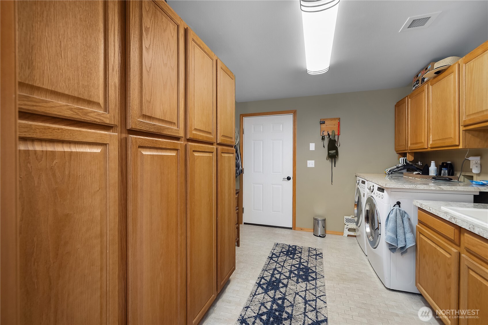 5732 Hill Street NE, Olympia, WA 98516-9551