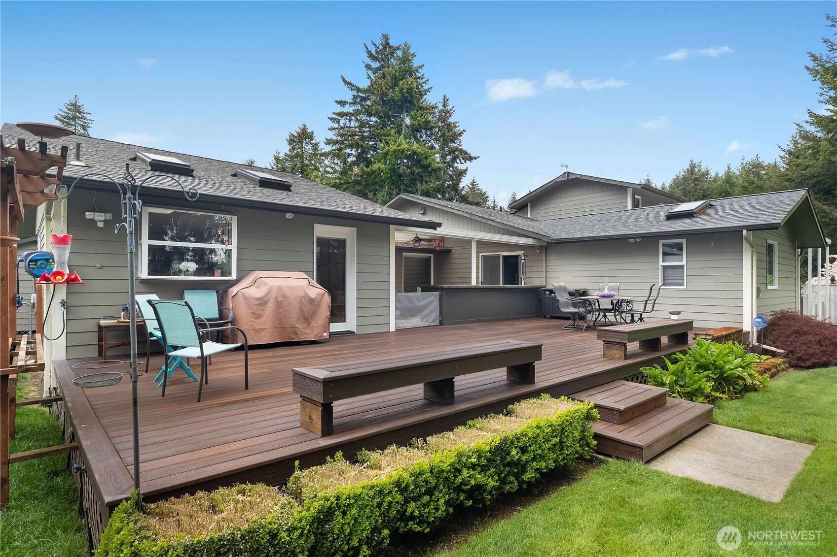 5732 Hill Street NE, Olympia, WA 98516-9551