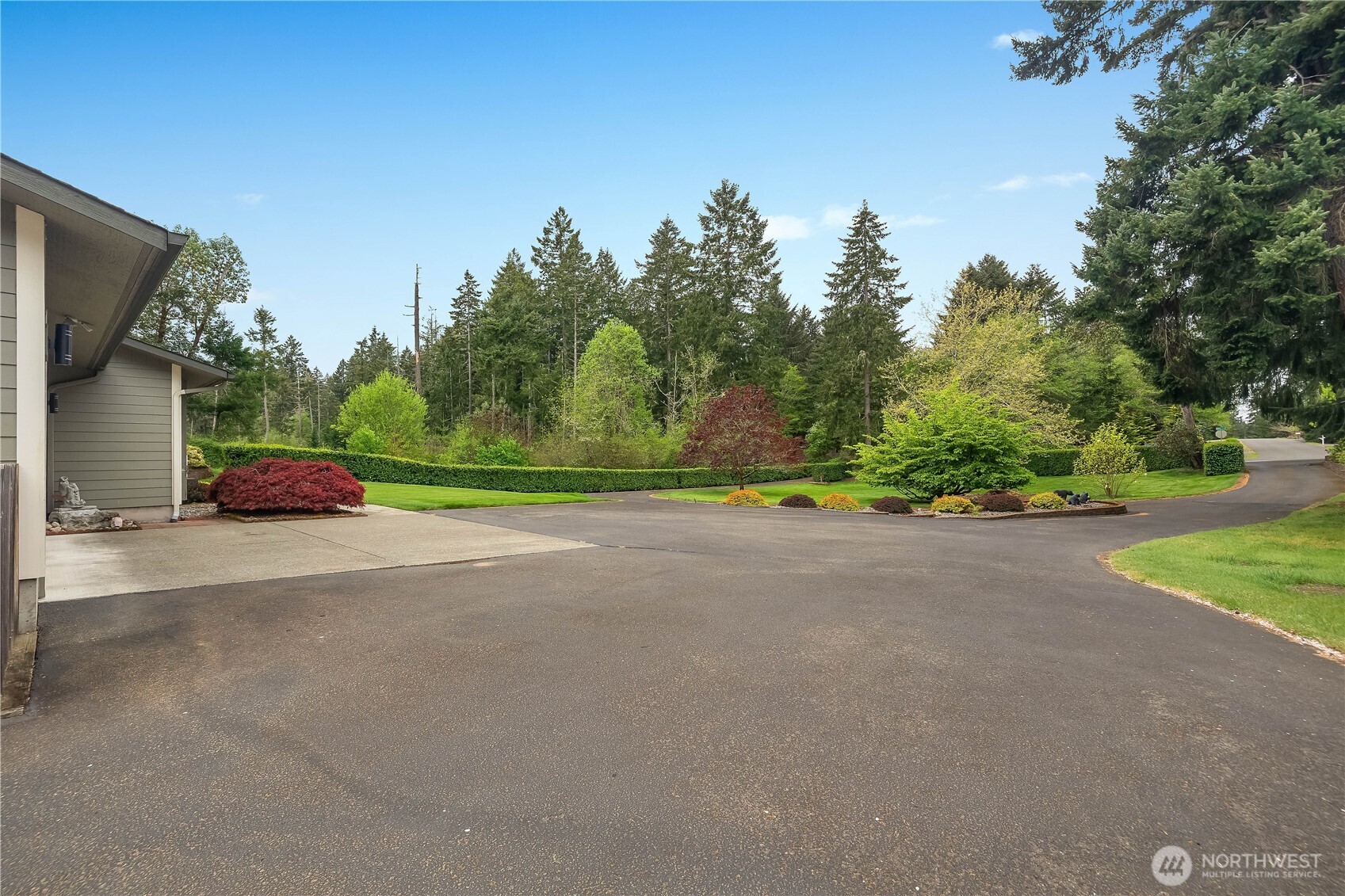 5732 Hill Street NE, Olympia, WA 98516-9551