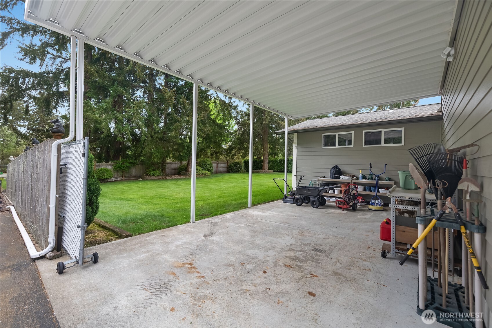 5732 Hill Street NE, Olympia, WA 98516-9551