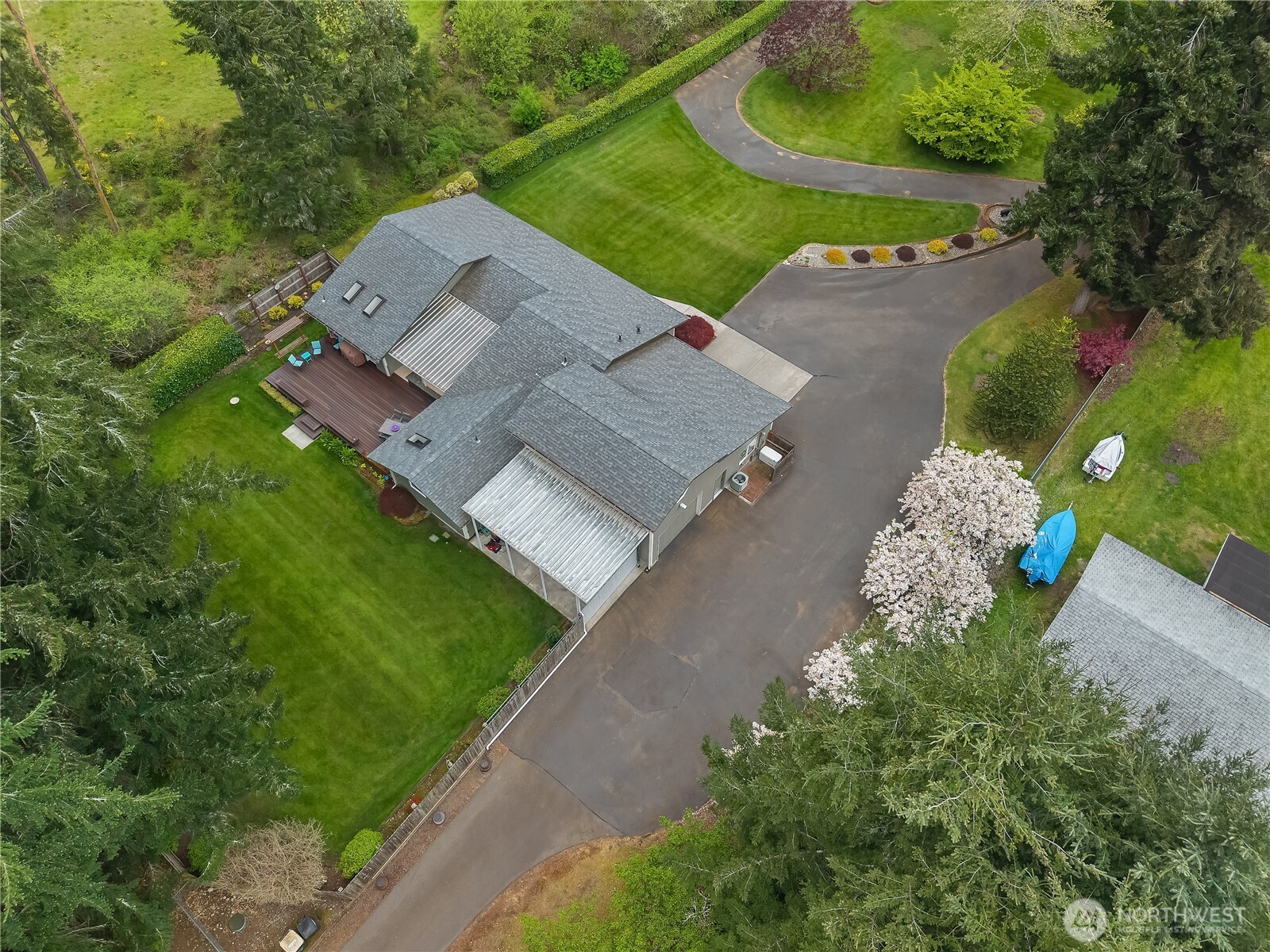 5732 Hill Street NE, Olympia, WA 98516-9551