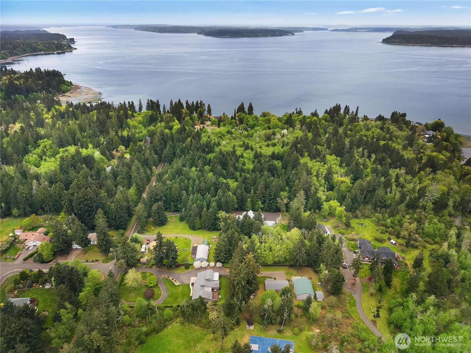 5732 Hill Street NE, Olympia, WA 98516-9551