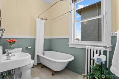 920 4th Avenue N, Seattle, WA 98109 - Photo 18