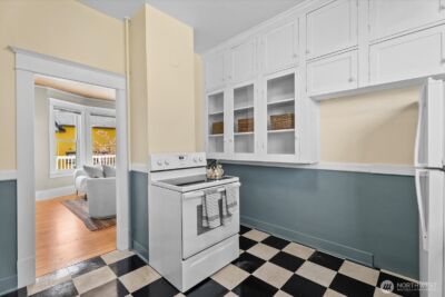 920 4th Avenue N, Seattle, WA 98109 - Photo 20