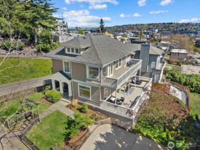 920 4th Avenue N, Seattle, WA 98109 - Photo 8