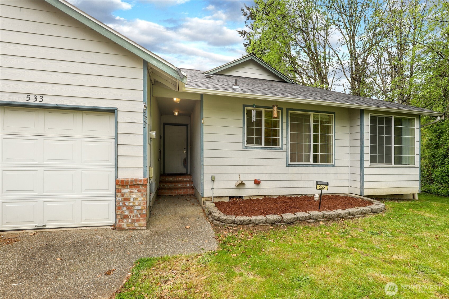533 Forest Park Street , Port Orchard, WA 98366