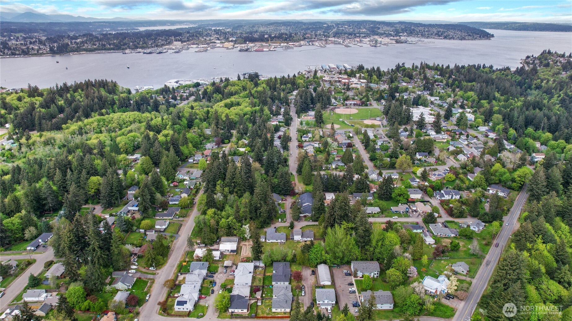 533 Forest Park Street , Port Orchard, WA 98366