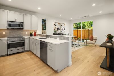 7064 Cleopatra Place NW, Seattle, WA 98117 - Photo 8