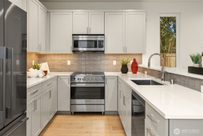 7064 Cleopatra Place NW, Seattle, WA 98117 - Photo 10