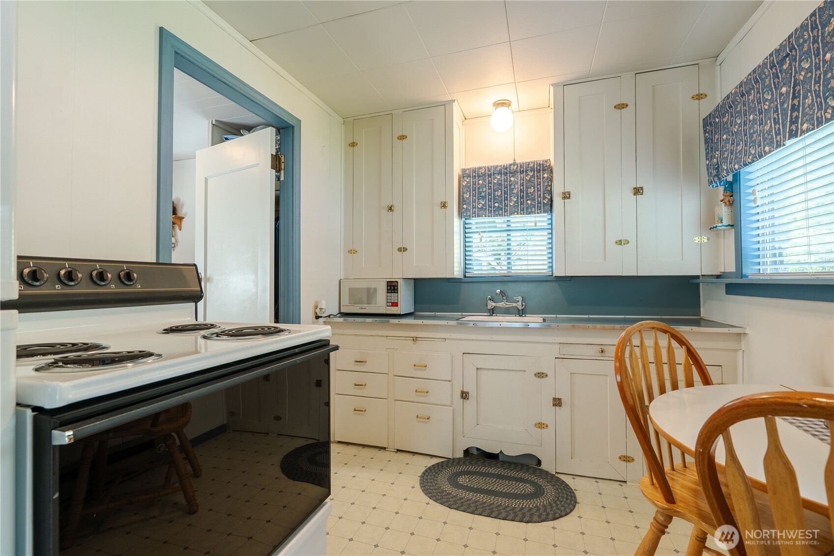 8243 Beachway Drive , Blaine, WA 98230