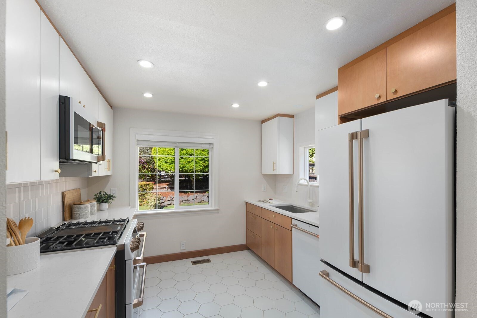 7508 30th Avenue SW, Seattle, WA 98126-3327