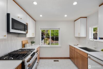 7508 30th Avenue SW, Seattle, WA 98126-3327 - Photo 8