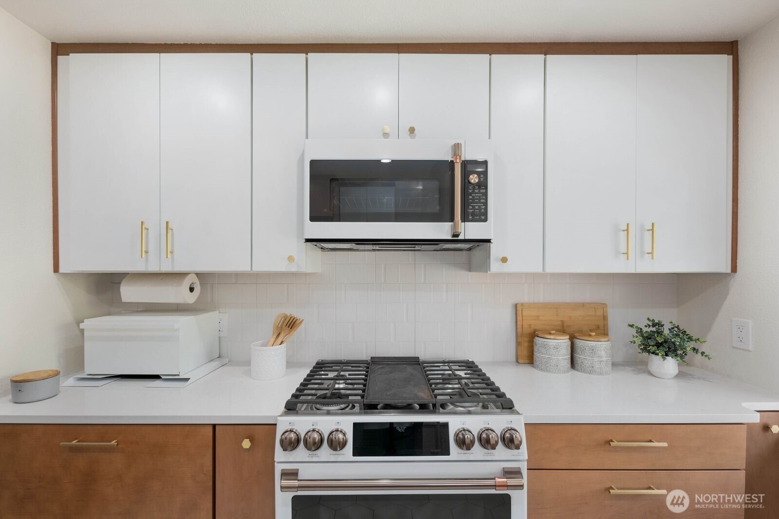 7508 30th Avenue SW, Seattle, WA 98126-3327