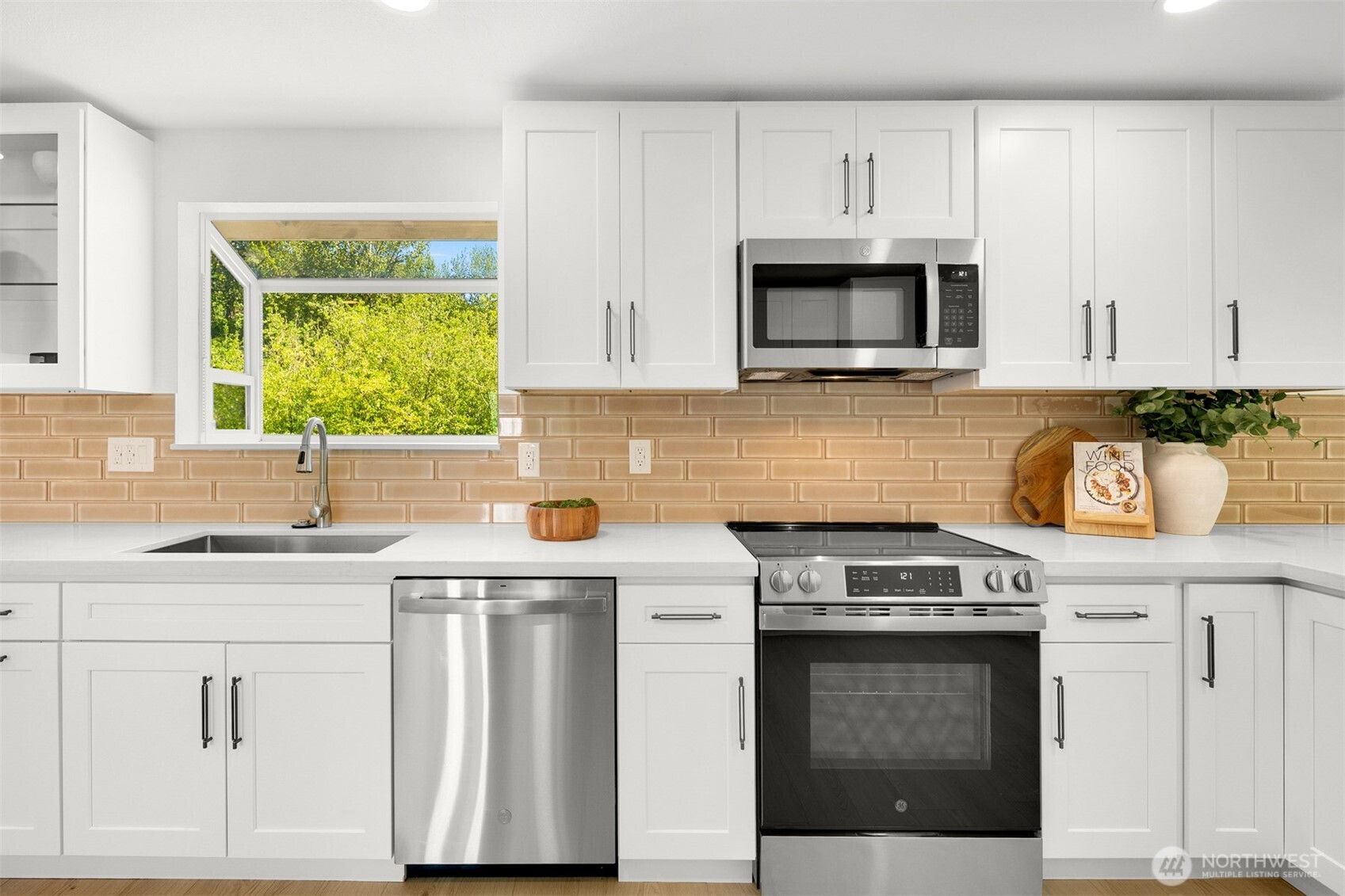 1816 Riverview Drive NE, Auburn, WA 98002