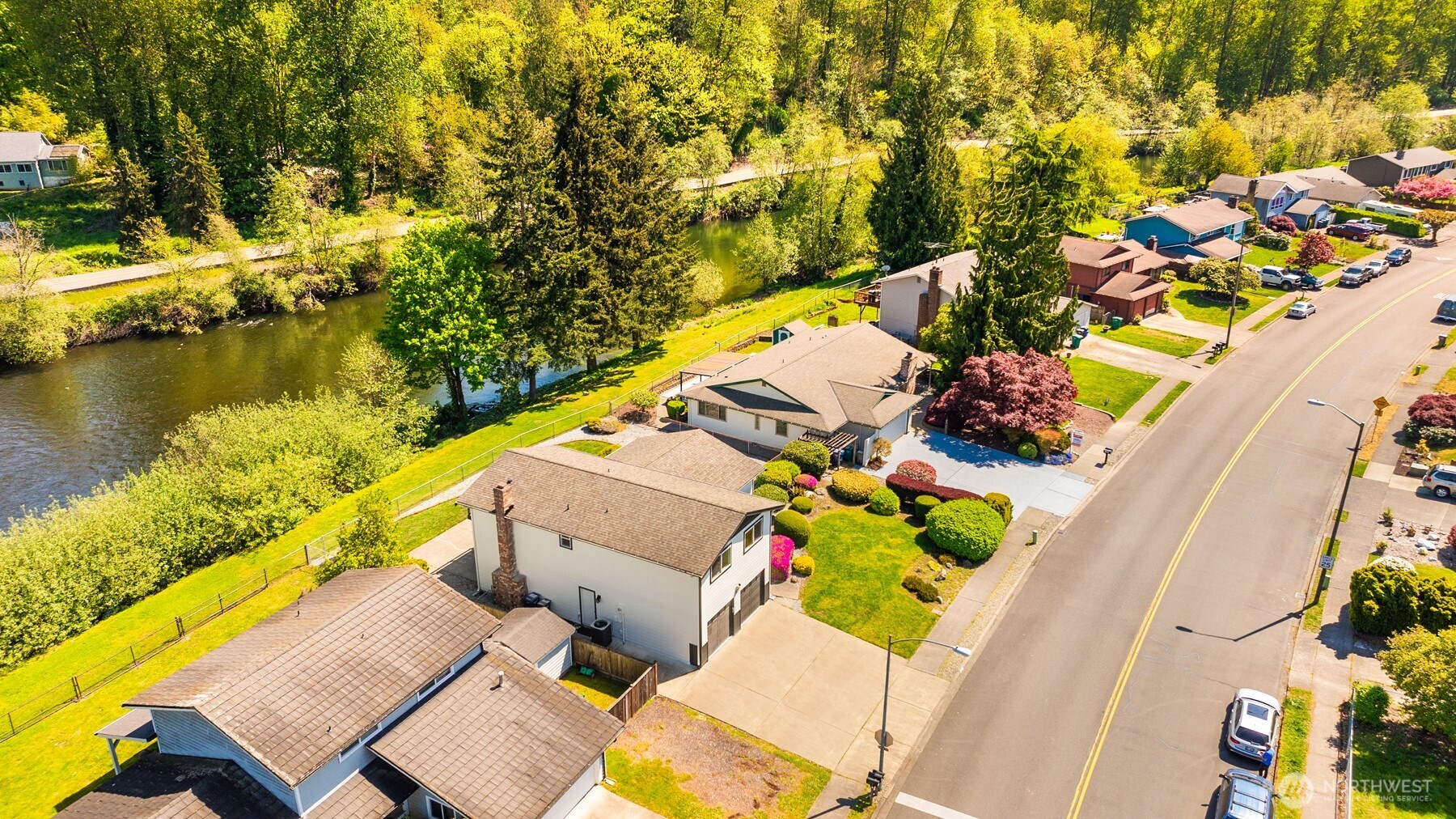 1816 Riverview Drive NE, Auburn, WA 98002