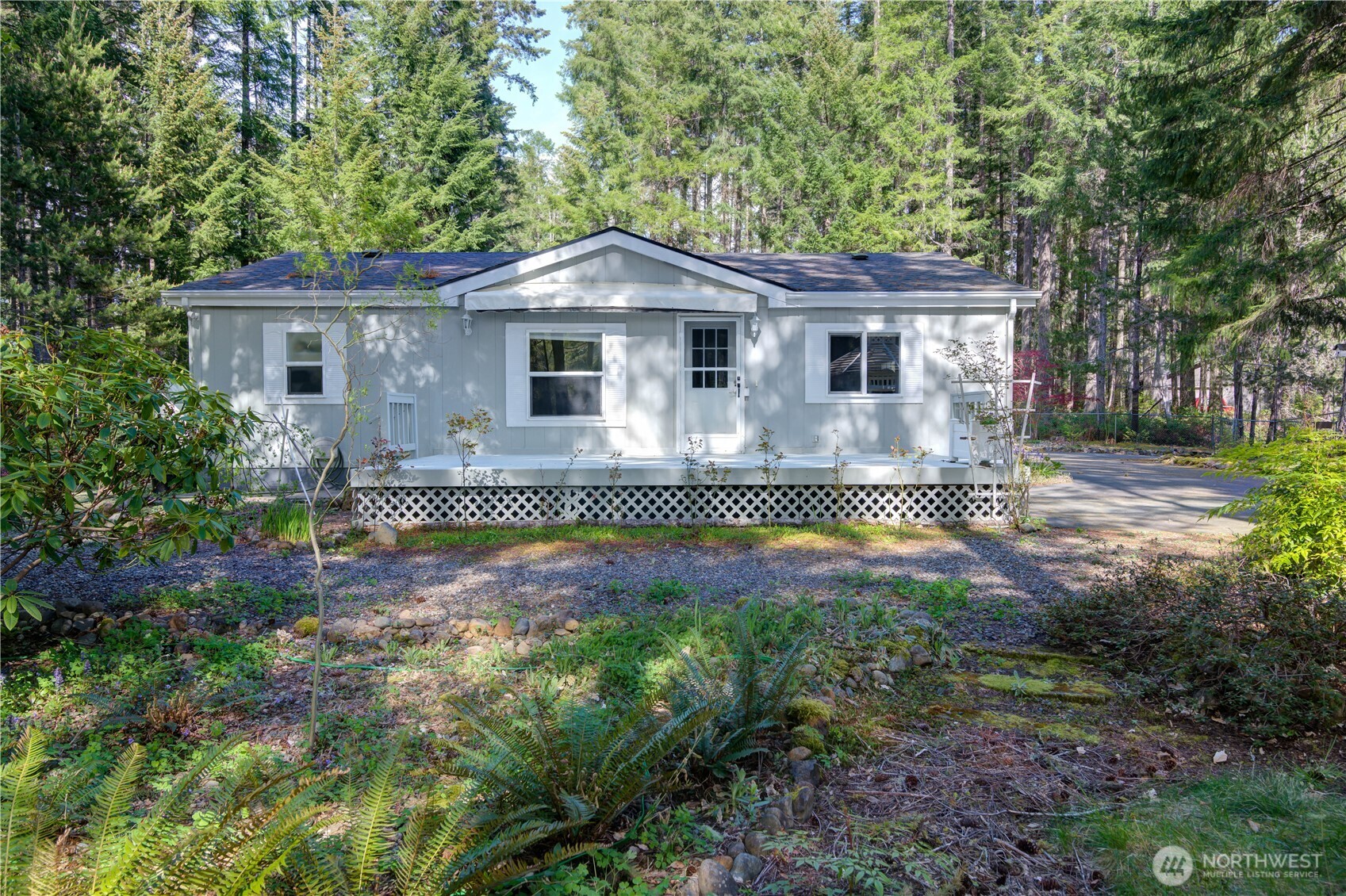 51 N Silver Lane N, Hoodsport, WA 98548-5109