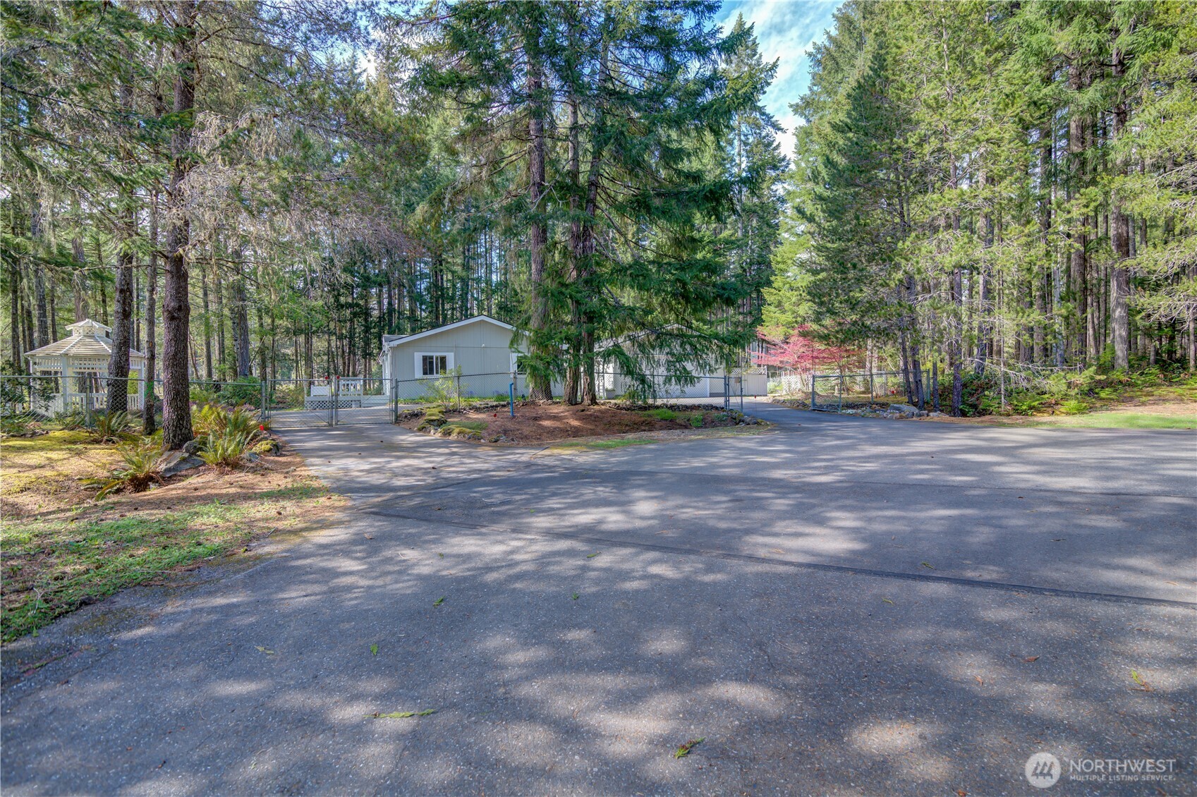 51 N Silver Lane N, Hoodsport, WA 98548-5109