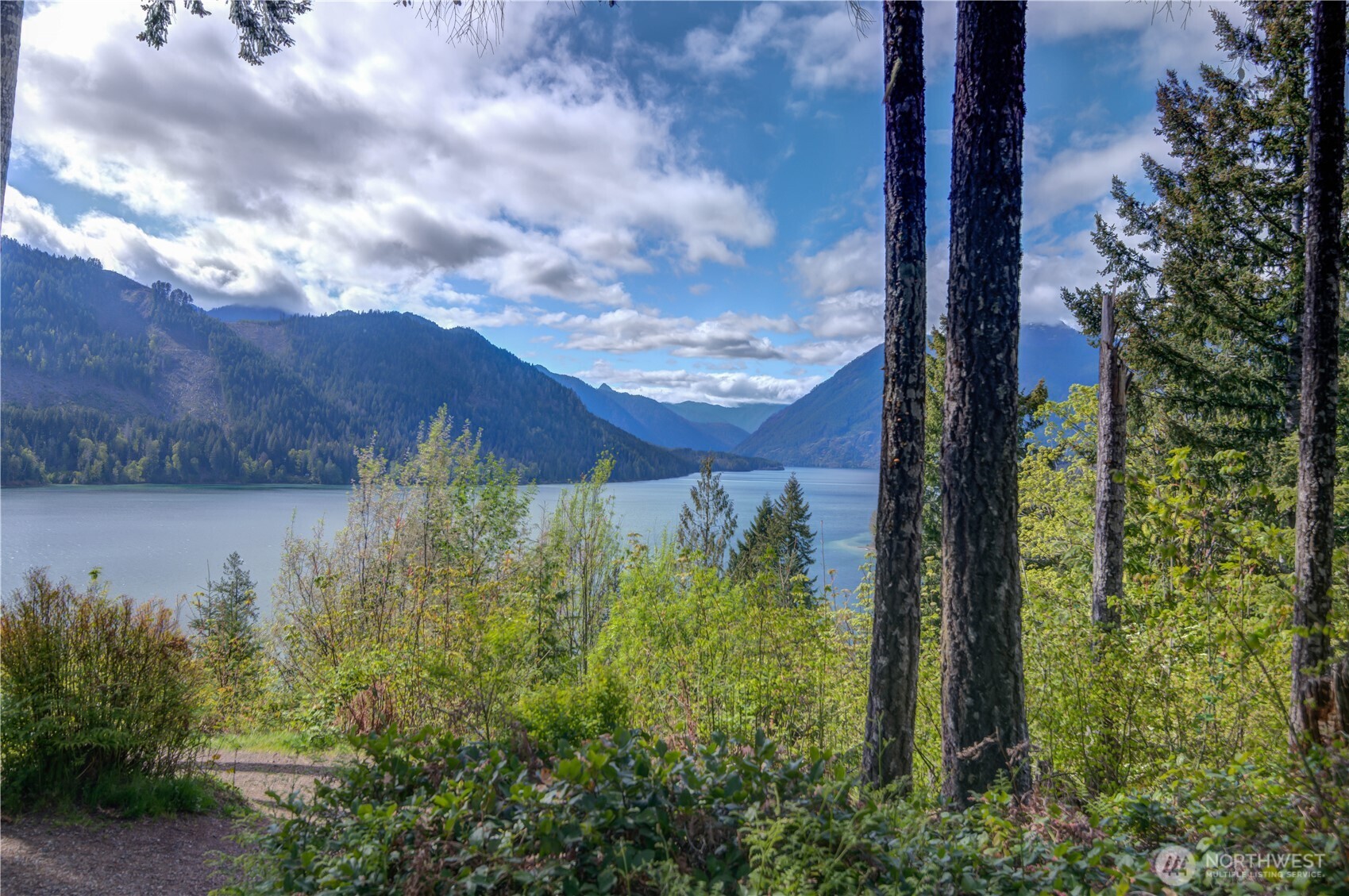 51 N Silver Lane N, Hoodsport, WA 98548-5109