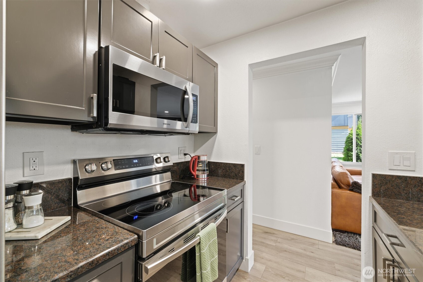 10813 NE 147th Lane #N102, Bothell, WA 98011