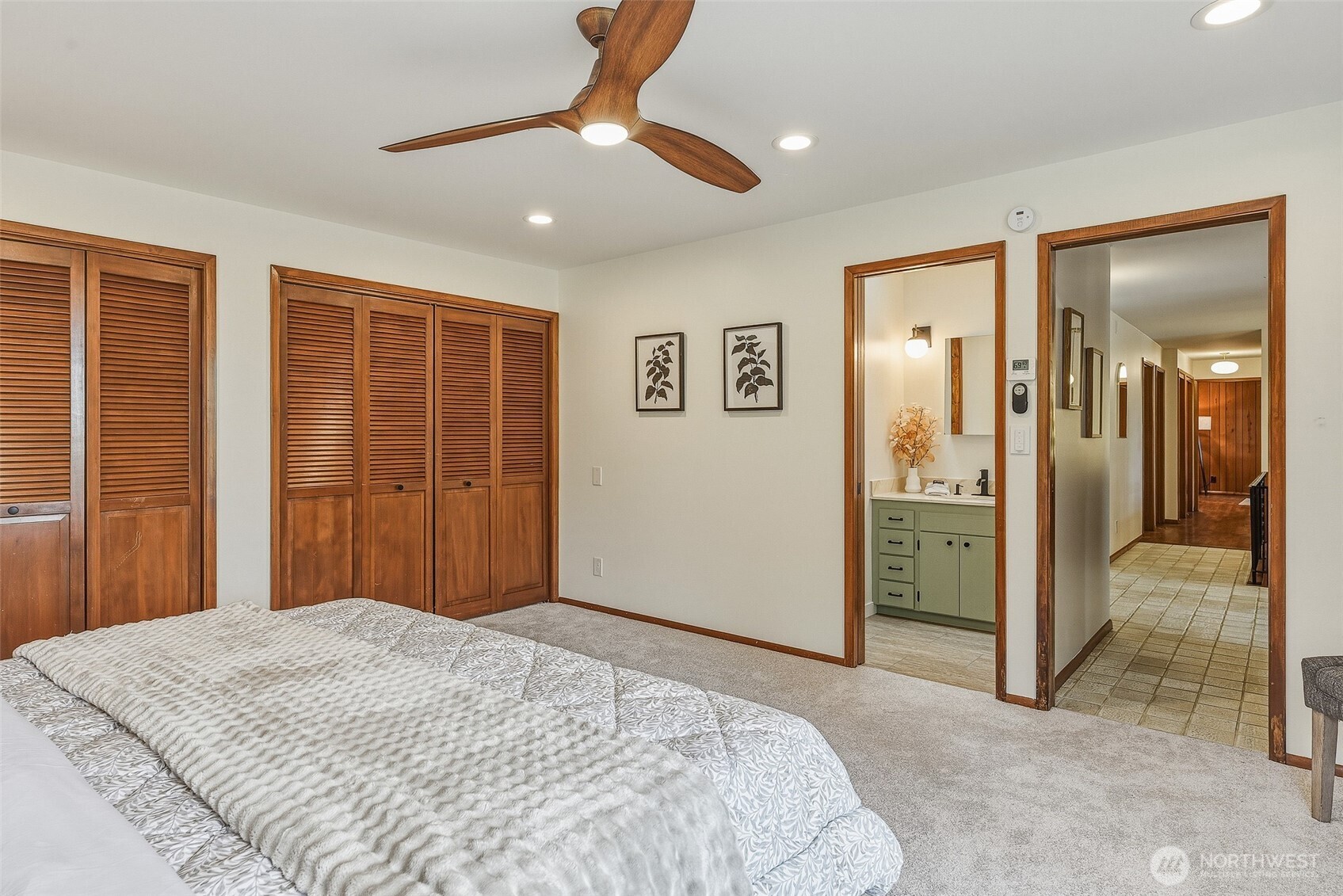 797 NW Culbertson Drive , Seattle, WA 98177