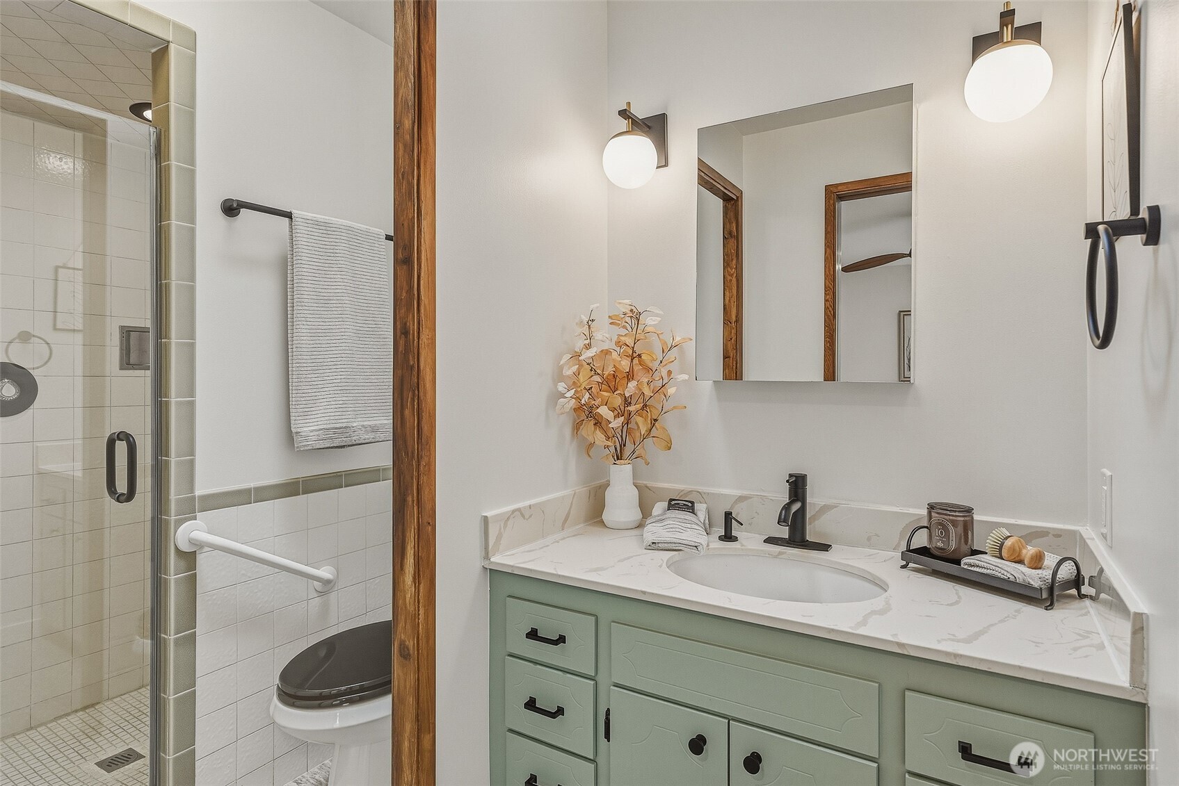 797 NW Culbertson Drive , Seattle, WA 98177